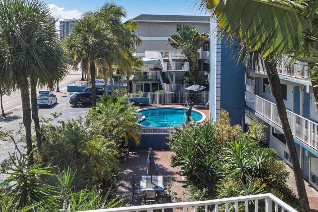 Ocean Reef Hotel - Gallery 1