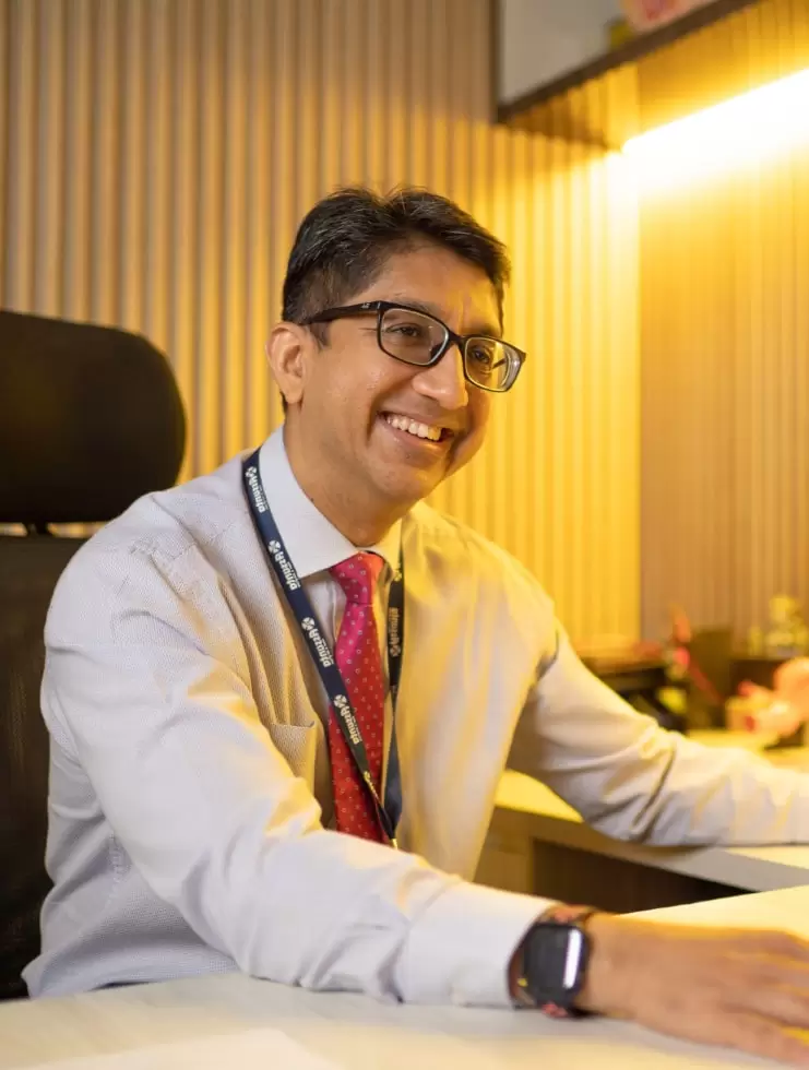 Top Obstetrician and Gynecologist in Malaysia - Dr. Niraj