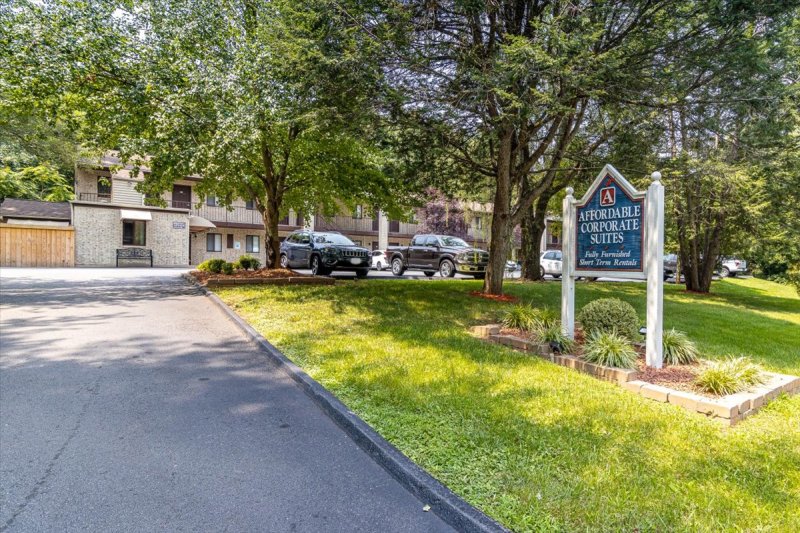 Affordable Corporate Suites - Gallery 1