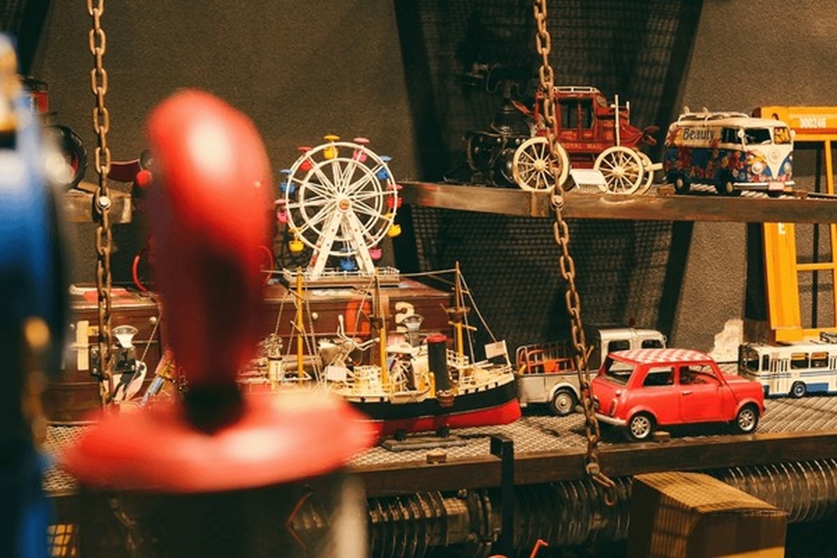 Pickers Retro Haven - Gallery 6
